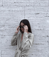 Load image into Gallery viewer, 針織V領燕麥色綁結洋裝