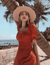 Load image into Gallery viewer, Finders Keepers 紅色荷葉邊澎澎袖連身褲