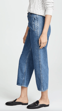 Load image into Gallery viewer, REVERY HALSEY WIDE LEG CROP牛仔中高腰排釦寬褲
