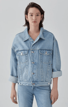 Load image into Gallery viewer, Oversized Denim Jacket 寬版淺藍牛仔外套

