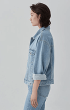 Load image into Gallery viewer, Oversized Denim Jacket 寬版淺藍牛仔外套
