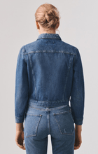 Load image into Gallery viewer, Cropped Denim Jacket VIVIAN 經典深藍合身短板牛仔外套
