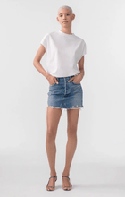 Load image into Gallery viewer, QUINN SKIRT Hi Rise Mini RANSOM高腰刷破牛仔裙
