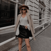 Load image into Gallery viewer, LYDIA SKIRT IN BLACK LEATHERETTE黑色仿皮高腰短裙
