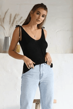 Load image into Gallery viewer, V領露背綁帶背心
