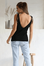Load image into Gallery viewer, V領露背綁帶背心
