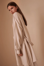 Load image into Gallery viewer, 杏色雙口袋長版外套
