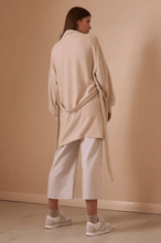 Load image into Gallery viewer, 杏色雙口袋長版外套
