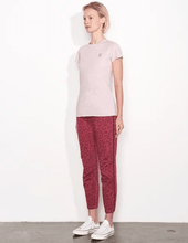 Load image into Gallery viewer, 圓領微笑刺繡T-shirt
