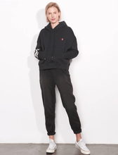 Load image into Gallery viewer, 黑色連帽Hoodie
