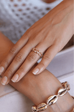 Load image into Gallery viewer, 金色戒指組 Stack Ring Set
