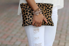 Load image into Gallery viewer, Clare V. Leopard 豹紋皮毛手拿包
