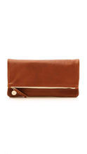 Load image into Gallery viewer, Clare V. Foldover Clutch 焦糖色翻折手拿包
