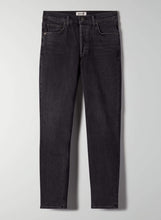 Load image into Gallery viewer, Nico High Rise Slim Fit in Virtue 高腰黑色合身九分牛仔褲
