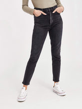 Load image into Gallery viewer, Nico High Rise Slim Fit in Virtue 高腰黑色合身九分牛仔褲
